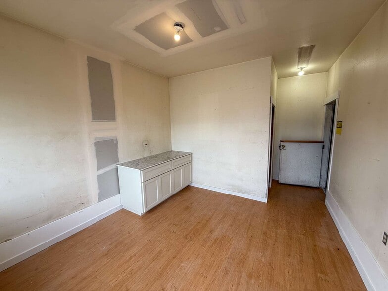 More Photos Of 1612 S Campbell St, Spokane Warehouse For Sale