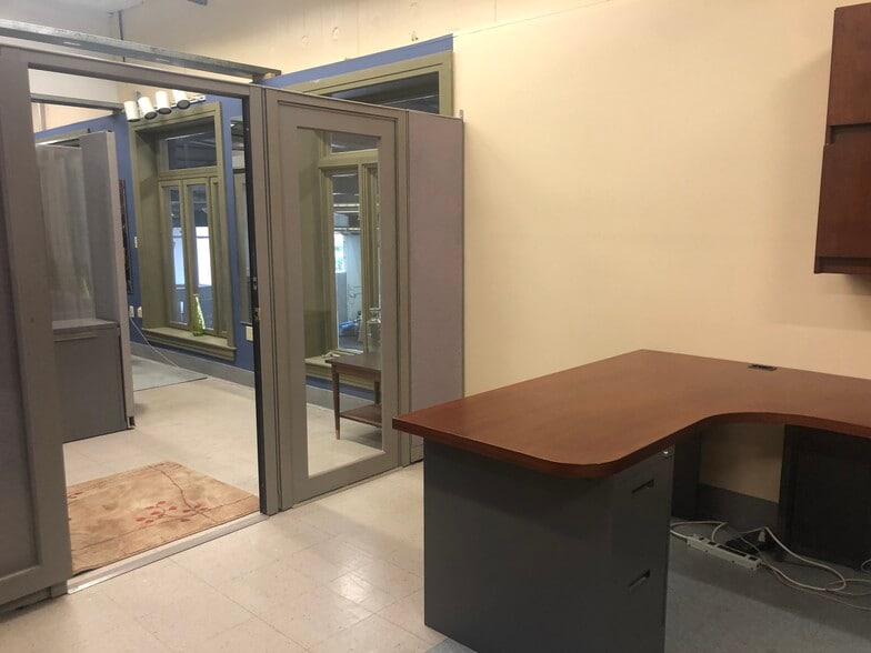More Photos Of 340 Greenbrier Dr, Charlottesville Manufacturing For Lease