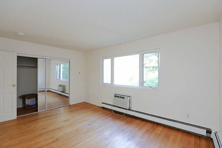 More Photos Of 30 Lamb Ave, Saugerties Apartments For Sale