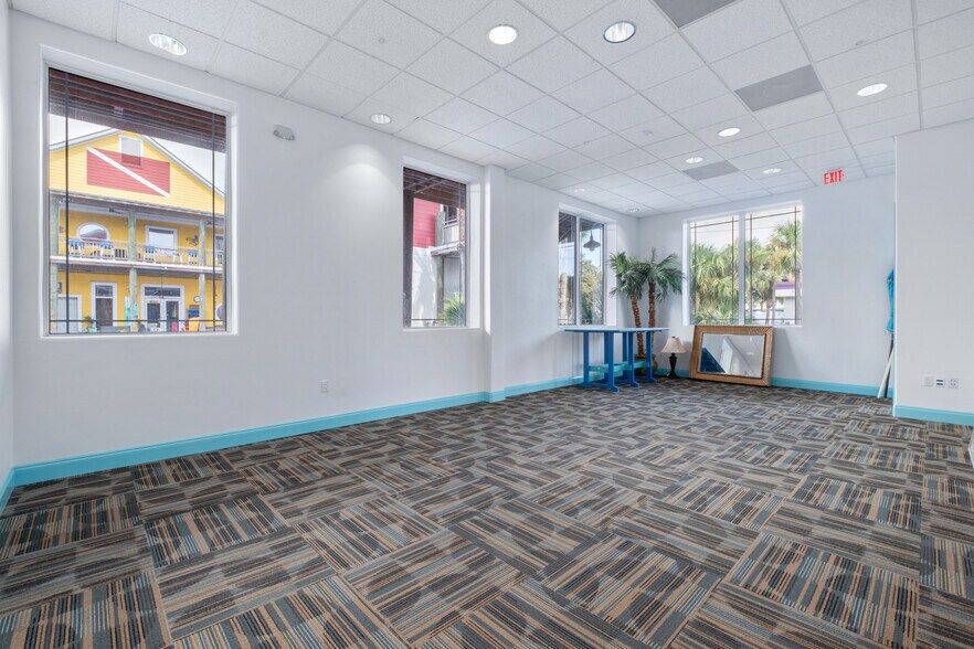More Photos Of 503A Harbor Blvd, Destin Flex For Lease