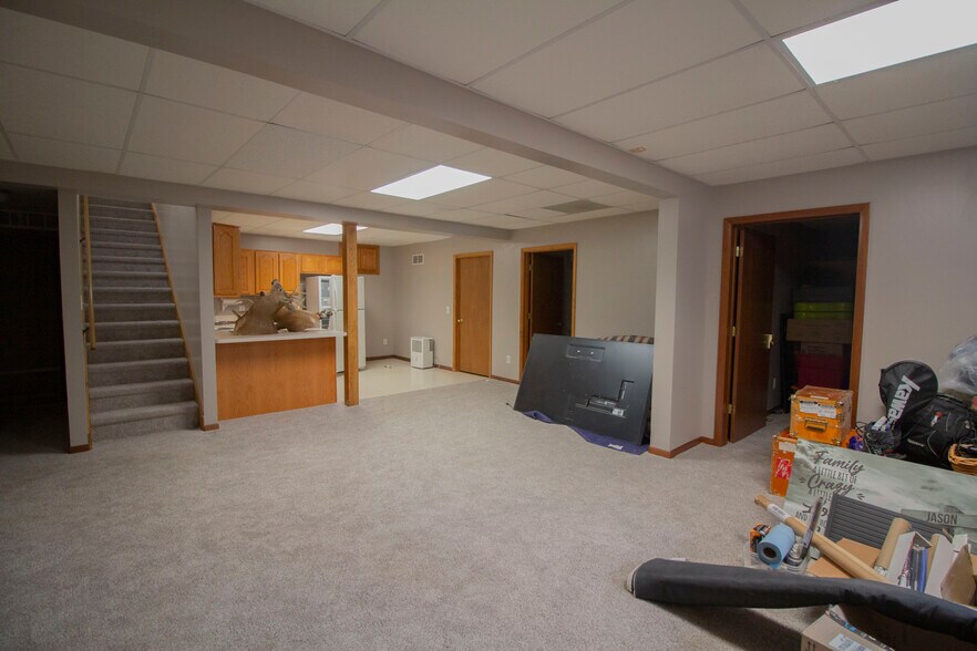 More Photos Of 32251 E Red Arrow Hwy, Paw Paw Veterinarian Kennel For Sale