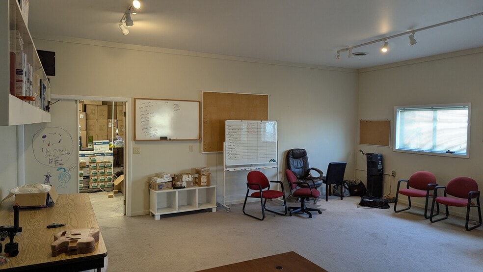More Photos Of 571 Blue Star Ct, Traverse City Warehouse For Sale