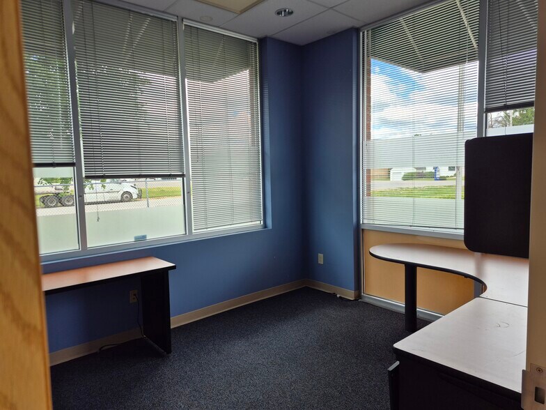 More Photos Of 942 Cherry St, Blanchester Unknown For Lease