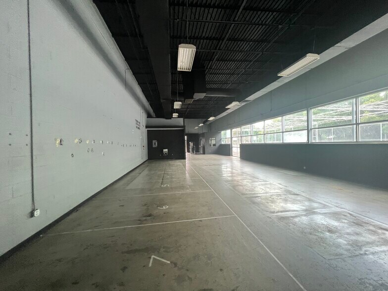 More Photos Of 1525 Ohio Ave S, Live Oak Freestanding For Lease