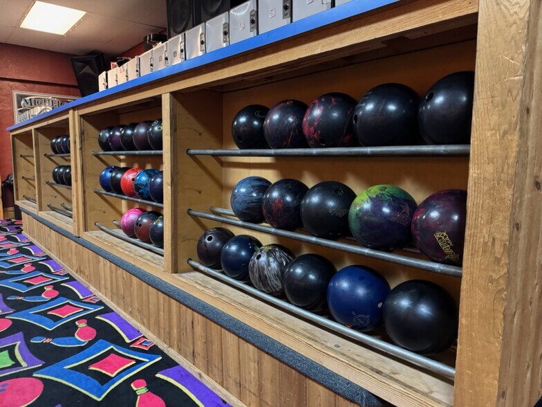 More Photos Of 68290 S Main St, Iron River General Retail For Sale