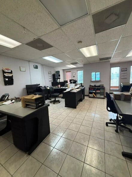 More Photos Of 14419 Industry Ave, Laredo Warehouse For Lease