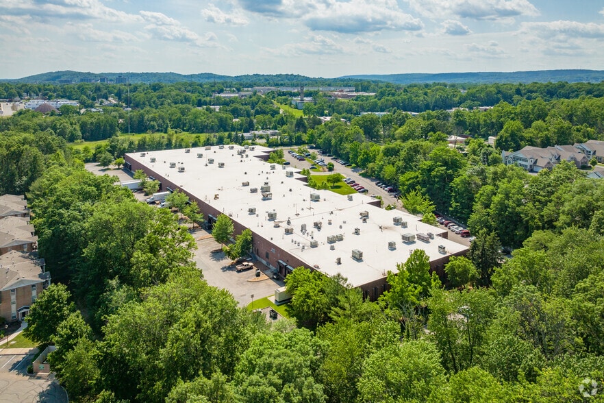 More Photos Of 45 Horsehill Rd, Cedar Knolls Warehouse For Lease