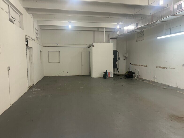 More Photos Of 1910 N Dixie Hwy, Hollywood General Retail For Lease