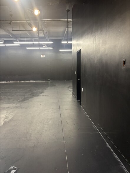 More Photos Of 259 Venture Dr, Smithfield Freestanding For Lease