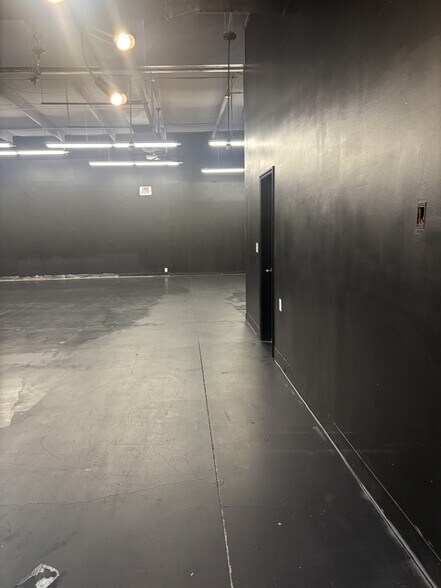 More Photos Of 259 Venture Dr, Smithfield Freestanding For Lease