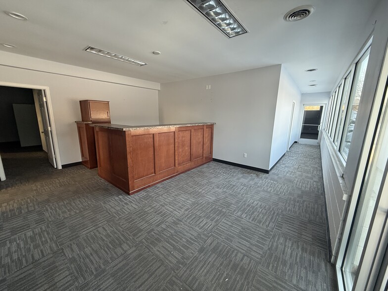 More Photos Of 1871 Gratiot Blvd, Marysville General Retail For Sale