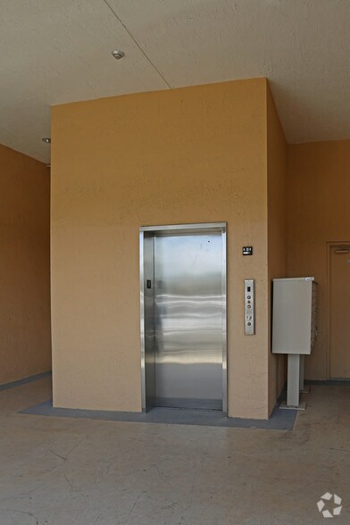 More Photos Of 11093 NW 138th St, Hialeah Unknown For Lease