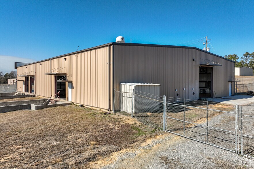 More Photos Of 628 Industrial Park Rd, Roberta Warehouse For Sale