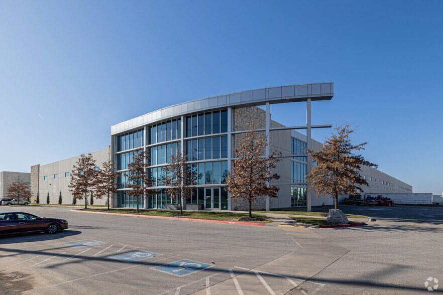 Primary Photo Of 5000 SW Regional Airport Blvd, Bentonville Warehouse For Lease