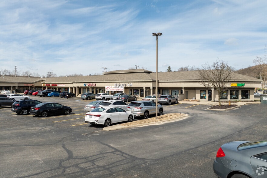 More Photos Of 1562 Akron Peninsula Rd, Akron Storefront For Sale