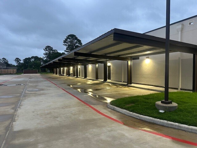 More Photos Of 13330 Spring Cypress Road, Cypress Storefront For Lease