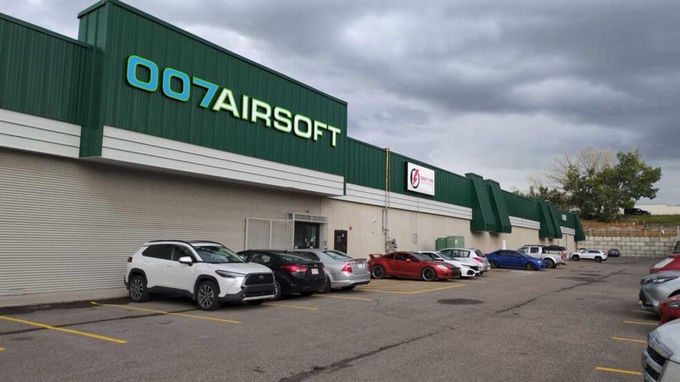 More Photos Of 1411 33rd St NE, Calgary Light Manufacturing For Sale