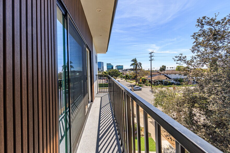 More Photos Of 1954-1958 Purdue Ave, Los Angeles Apartments For Sale