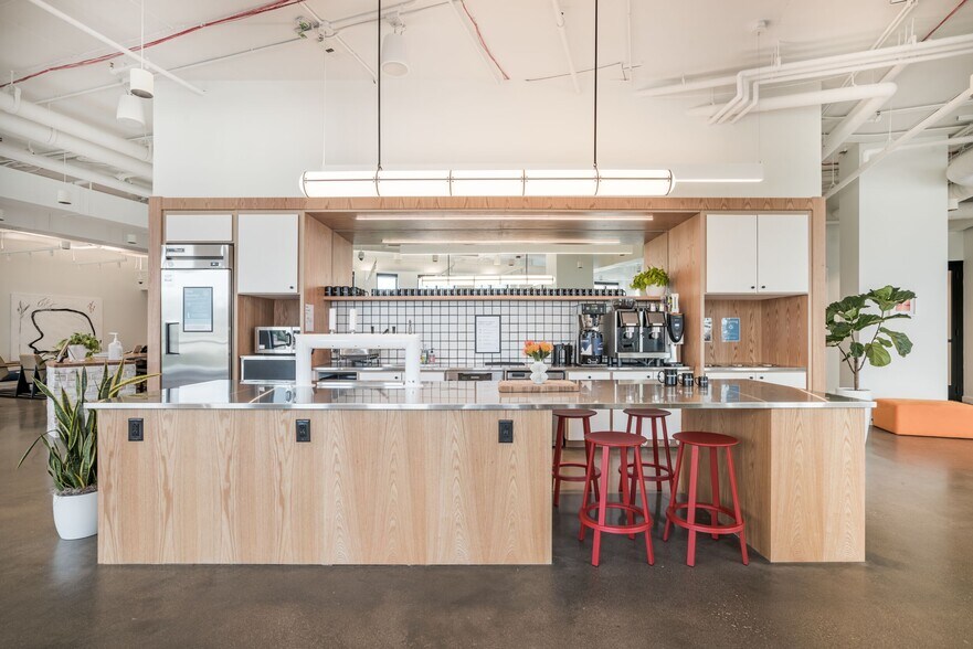 More Photos Of 800 N High St, Columbus Office Residential For Lease