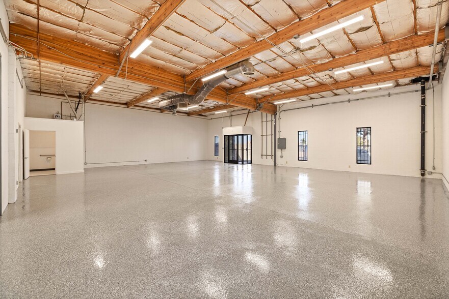 More Photos Of 38559 E 6th St, Palmdale Warehouse For Sale