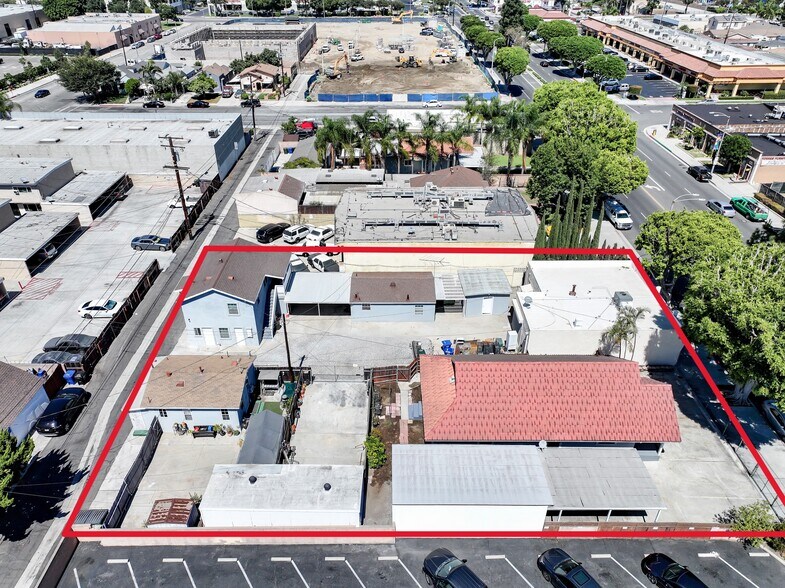 More Photos Of 15323 Paramount Blvd, Paramount General Retail For Sale