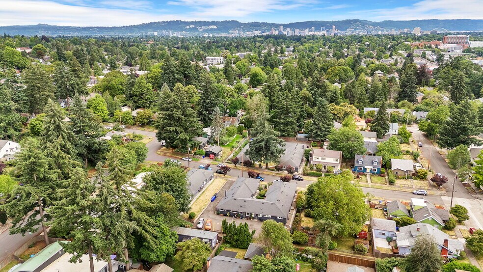 More Photos Of 206-240 NE 66th Ave, Portland Apartments For Sale