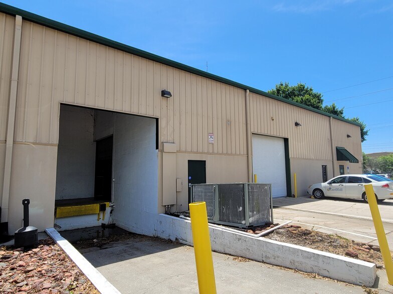 More Photos Of 150 Stevens Ave, Oldsmar Warehouse For Lease