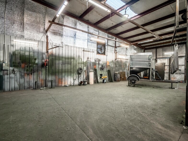 1305 Washington Ave, Krebs, OK 74554 Flex For Sale