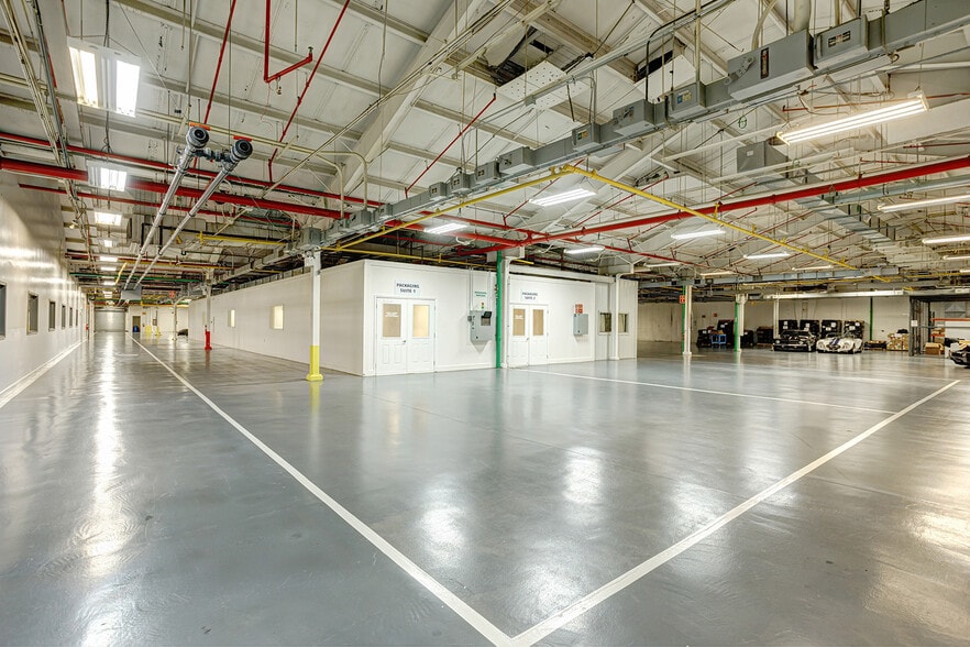 More Photos Of 301 Robey St, Franklin Warehouse For Lease