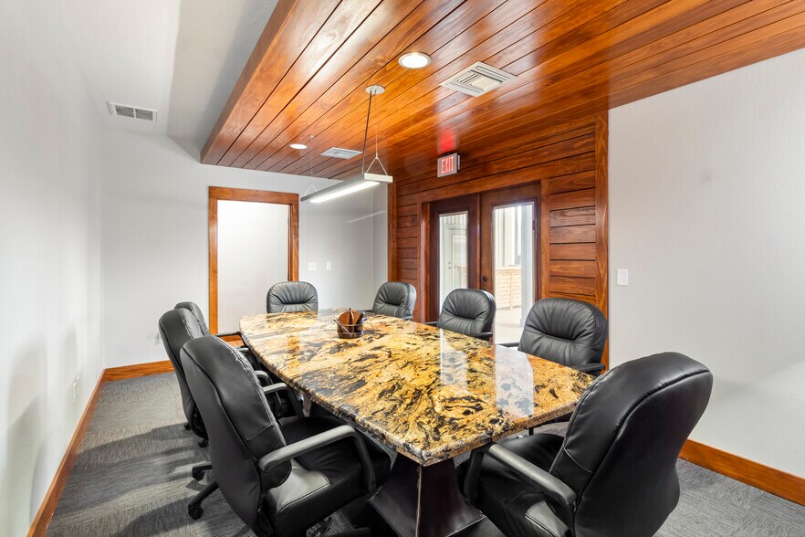 More Photos Of 3828 S College Ave, Bryan Office For Sale