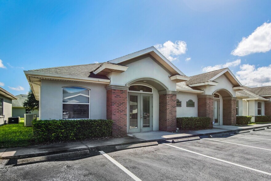 More Photos Of 262-264 Crystal Grove Blvd, Lutz Medical For Lease