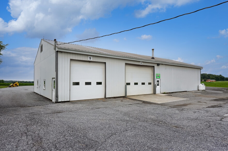 More Photos Of 608 Fairview Rd, Manheim Specialty For Lease