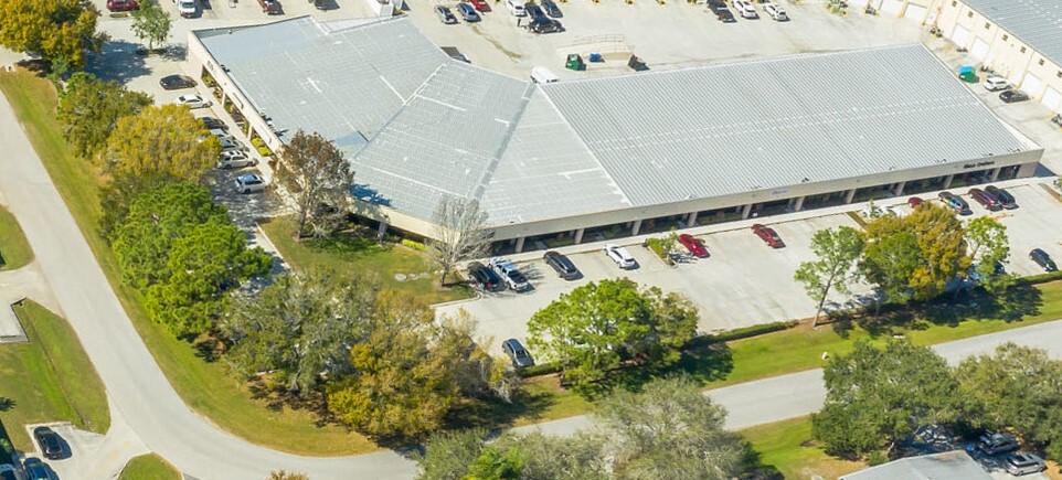 More Photos Of 418-544 Interstate Ct, Sarasota Light Distribution For Lease
