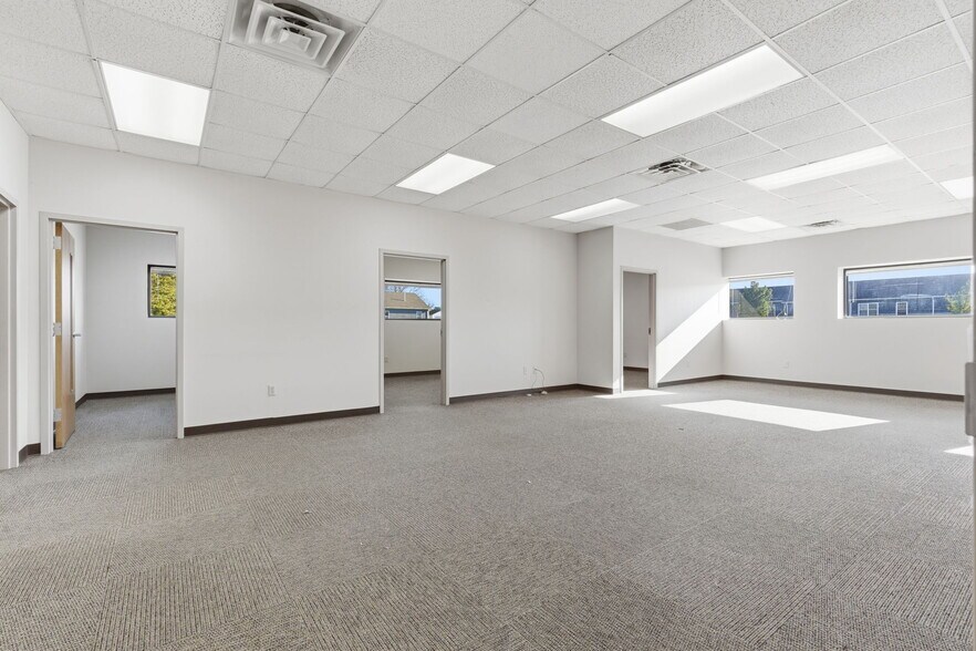 More Photos Of 1612 N Osteopathy, Kirksville Office For Sale