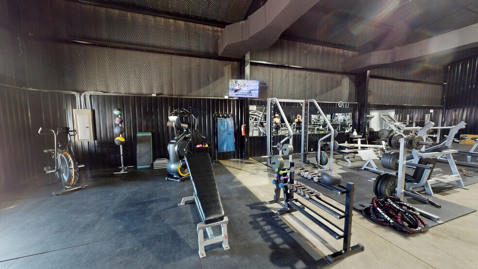 More Photos Of 1215 NW 1st Plz, Andrews Restaurant For Sale