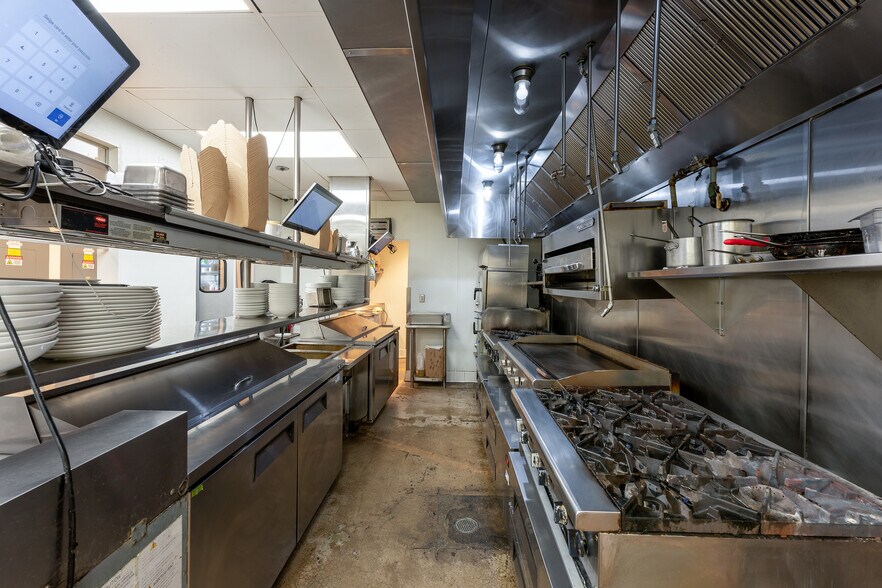 More Photos Of 3020 University Ave, San Diego Restaurant For Lease