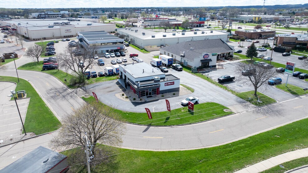 More Photos Of 2306 Humes Rd, Janesville Auto Repair For Sale