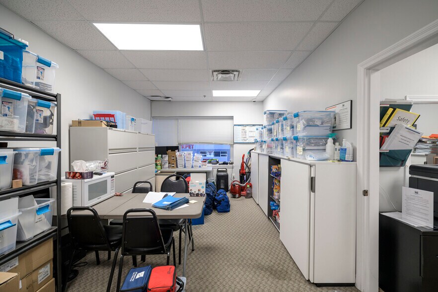 More Photos Of 12639 80 Ave, Surrey Showroom For Sale