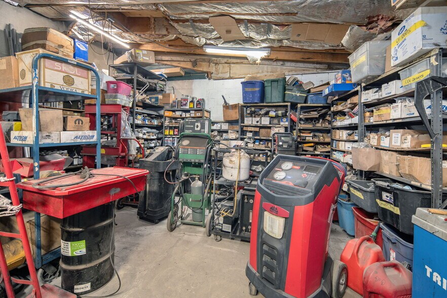 More Photos Of 1907 Van Vranken Ave, Schenectady Auto Repair For Sale