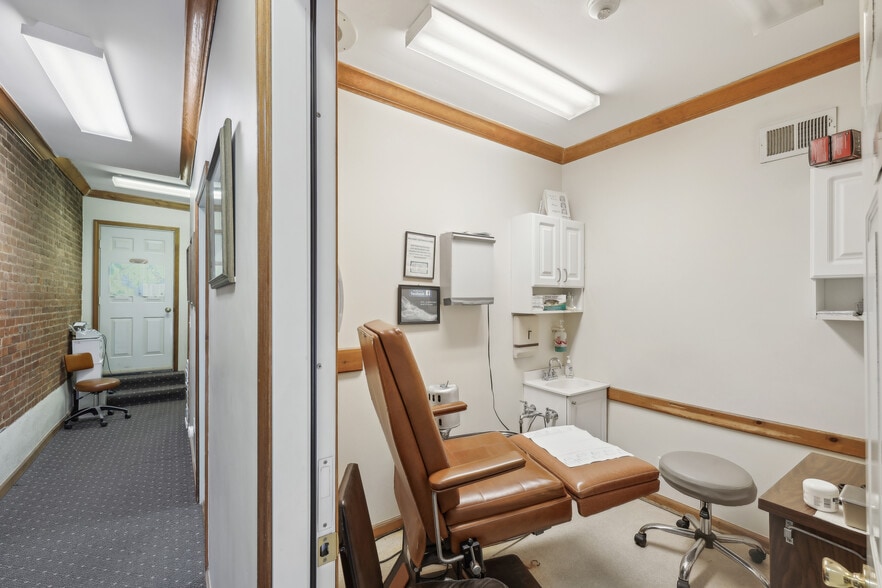 More Photos Of 135 Mamaroneck Ave, Mamaroneck Office For Sale