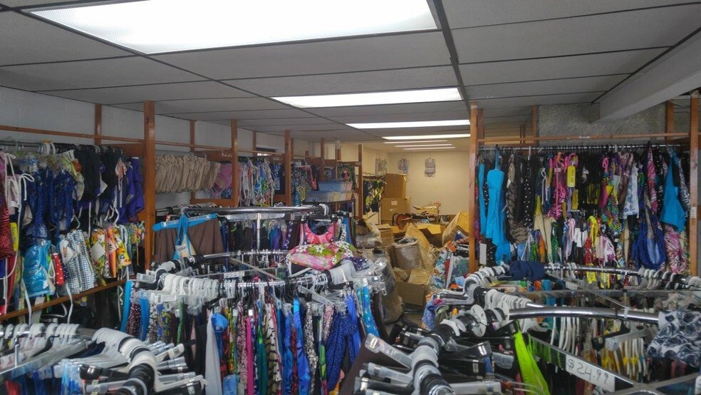 More Photos Of Midland Ave, Hicksville Warehouse For Sale