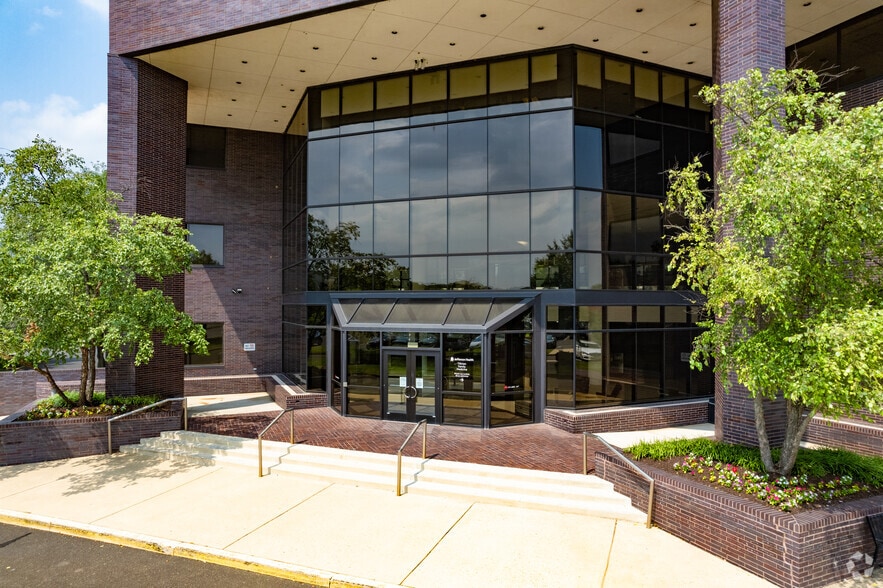 More Photos Of 3220 Tillman Dr, Bensalem Office For Lease