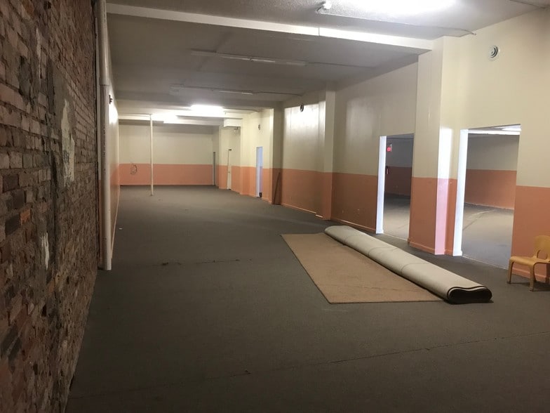 More Photos Of 466 N Salina St, Syracuse Apartments For Lease