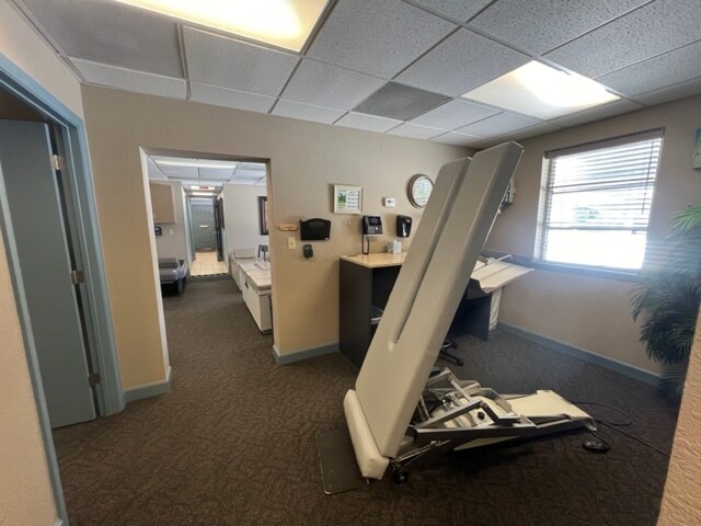 More Photos Of 555 Avenue L NW, Winter Haven Medical For Lease