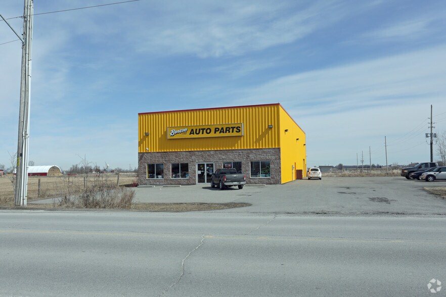 More Photos Of 655 St Lawrence St, North Dundas Auto Repair For Lease