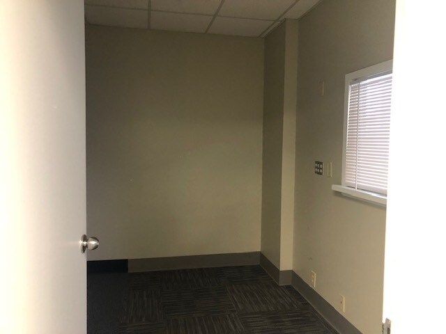 More Photos Of 2445 Onslow Dr, Jacksonville Bank For Sale