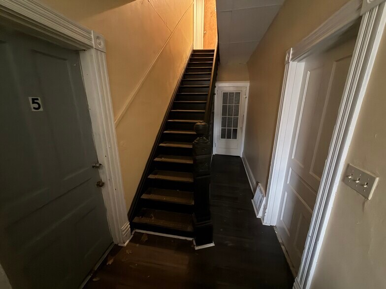 More Photos Of 671 5th St, Oakmont Apartments For Sale