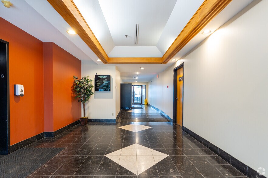 More Photos Of 13610 Barrett Office Dr, Ballwin Office For Lease