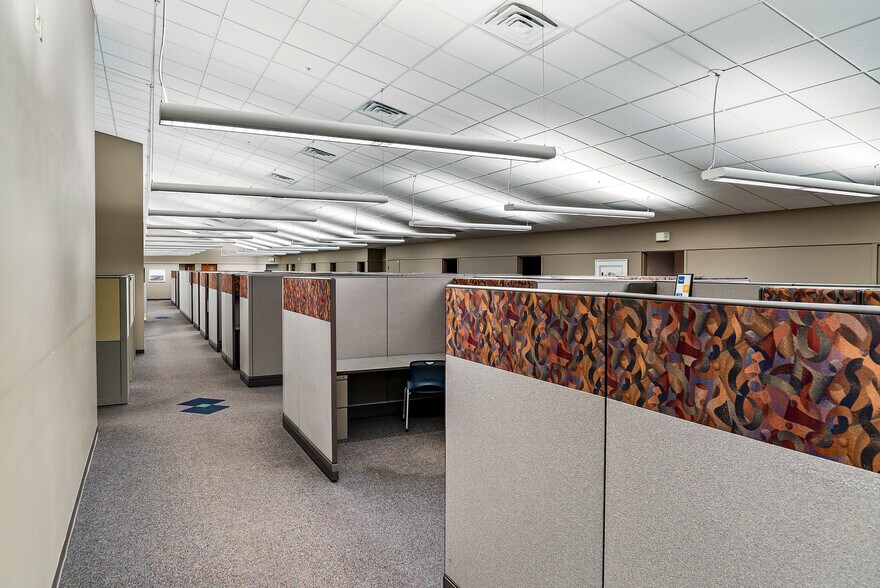 More Photos Of 4086 Legacy Pky, Lansing Office For Sale