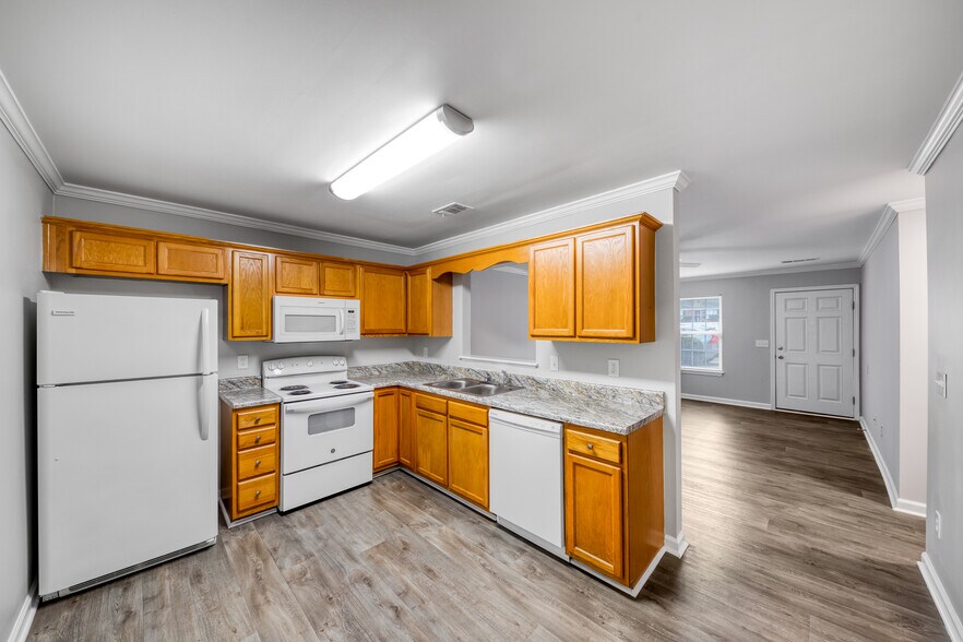 More Photos Of 100-202 Oak Bluff Dr, Athens Apartments For Sale